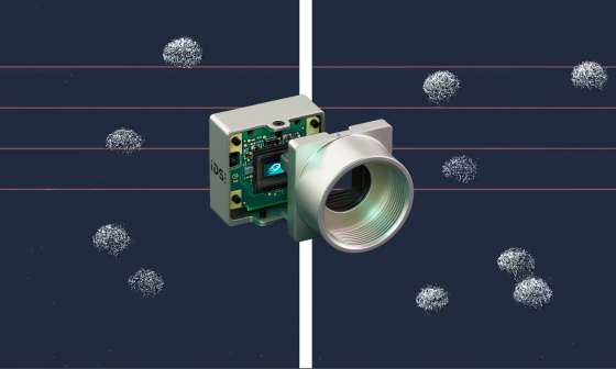 uEye EVS camera in front of image comparison with moving balls, left in slow motion, right in real time with counter.