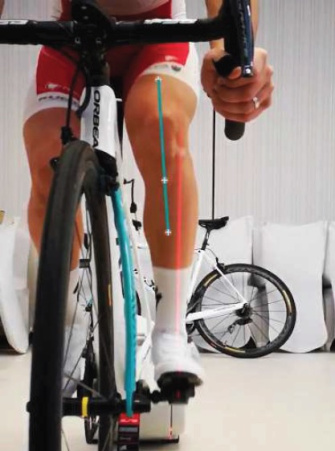 Frontal analysis of a cyclist in which lasers are used to examine the correct joint position.