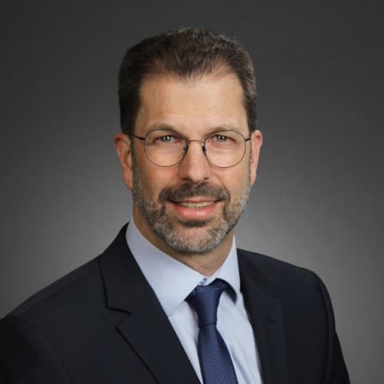 Portrait photo of Dirk Ströker