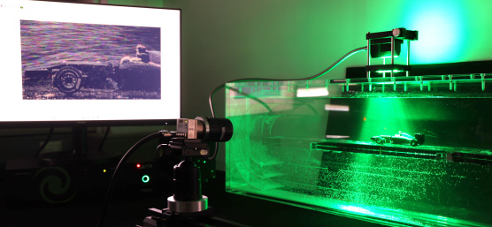 Image of the test setup with screenshot of the EBIV viewer.
