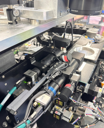 IDS uEye industrial cameras in high-precision uLED bonding system for sub-micrometer alignment